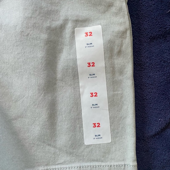 NWT Old Navy Mens Shorts size 32 - Picture 3 of 5